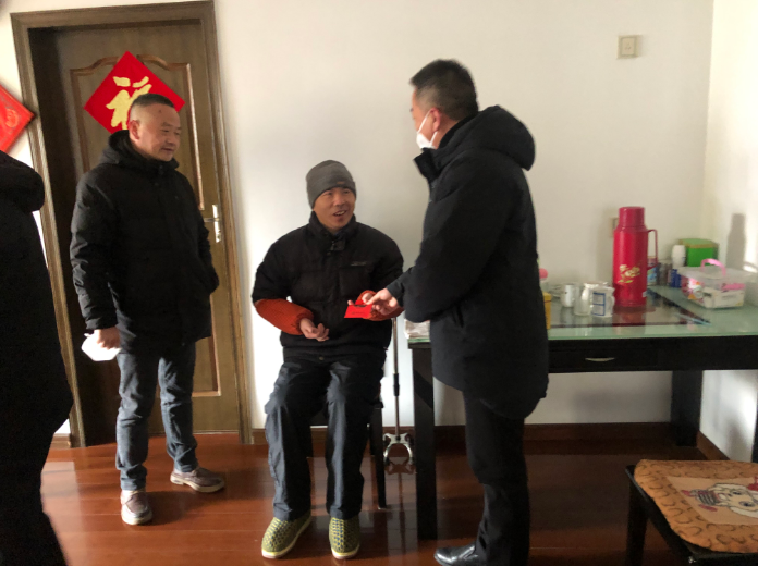 我校開展春節走訪慰問活動