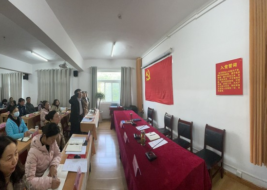 不忘初心，砥礪前行——阜陽開放大學舉行預備黨員宣誓儀式