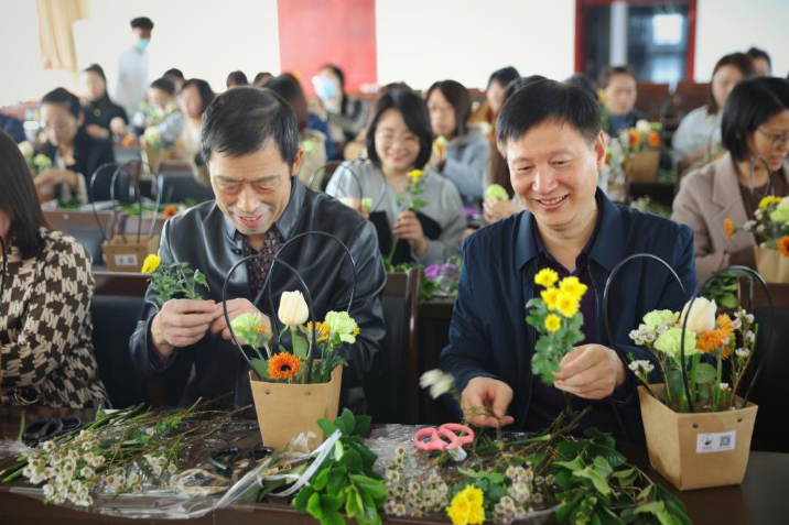 我校召開慶“三八”婦女節聯誼會