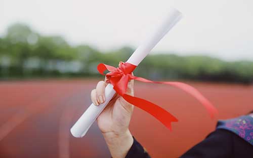 國家開放大學的專科學費一年是多少錢？