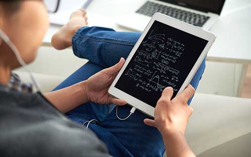 國家開放大學每年幾月份發畢業證？