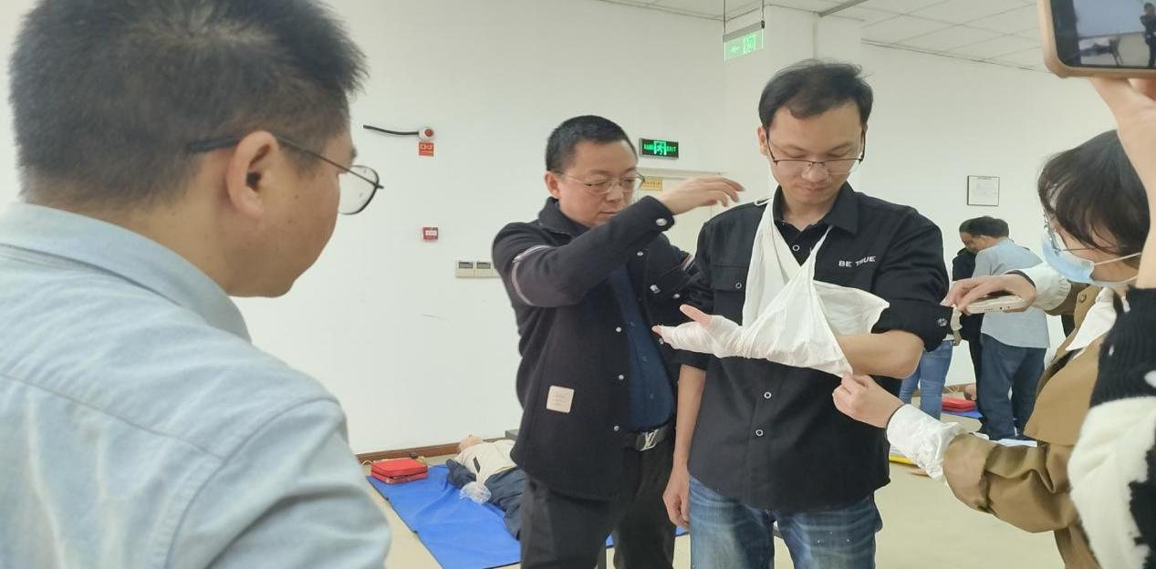 溫醫大成功舉辦首期中小學教師常用急救技能培訓班 溫醫大成功舉辦首期中小學教師常用急救技能培訓班