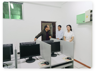 雅安市教育局局長王欣調研雅安開放大學工作