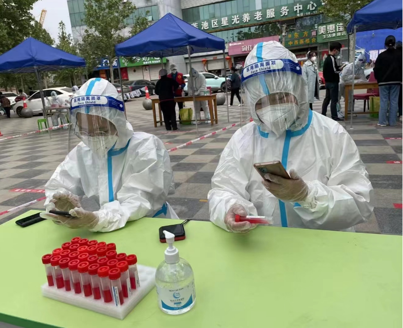 [同心抗疫]我校教職工積極參與社區疫情防控工作