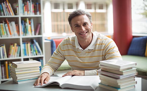 成人高考專升本要幾年？