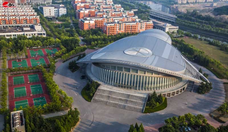 中國石油大學（華東）教育發展中心校園風光