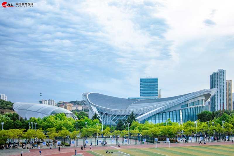 中國石油大學（華東）教育發展中心校園風光