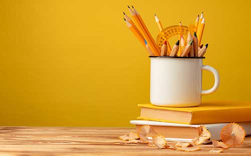 成人高考藥學專業的報名時間是多久？畢業可以考執業藥師嗎？