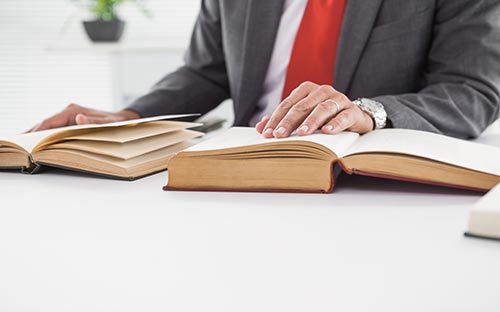 南寧成人高考可以報考哪些學校？學歷可以報考公務員嗎？