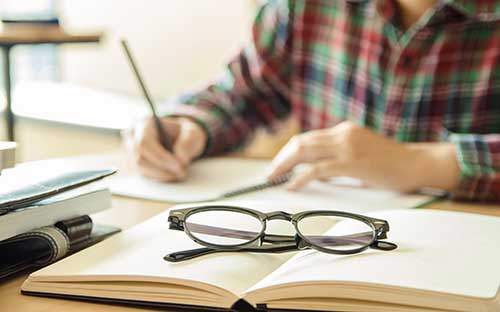 英國大學預科學生有假期嗎？英國留學預科申請條件是什么？