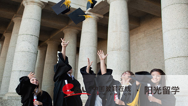 英國時尚傳播專業本科留學有哪些條件