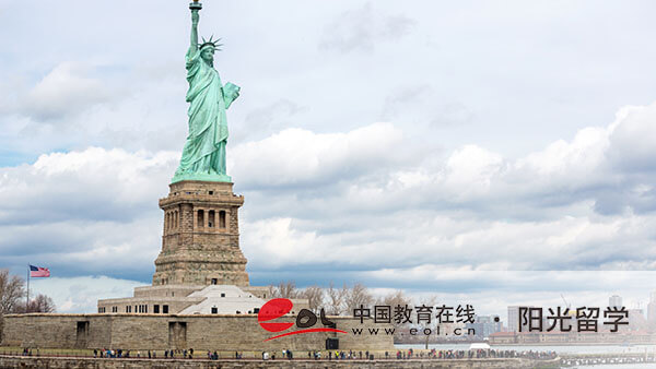 中央戲劇學院2+2國際本科學費多少一年