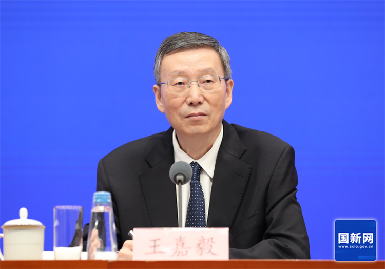 保障中小學生每天體育活動時間不低于2小時